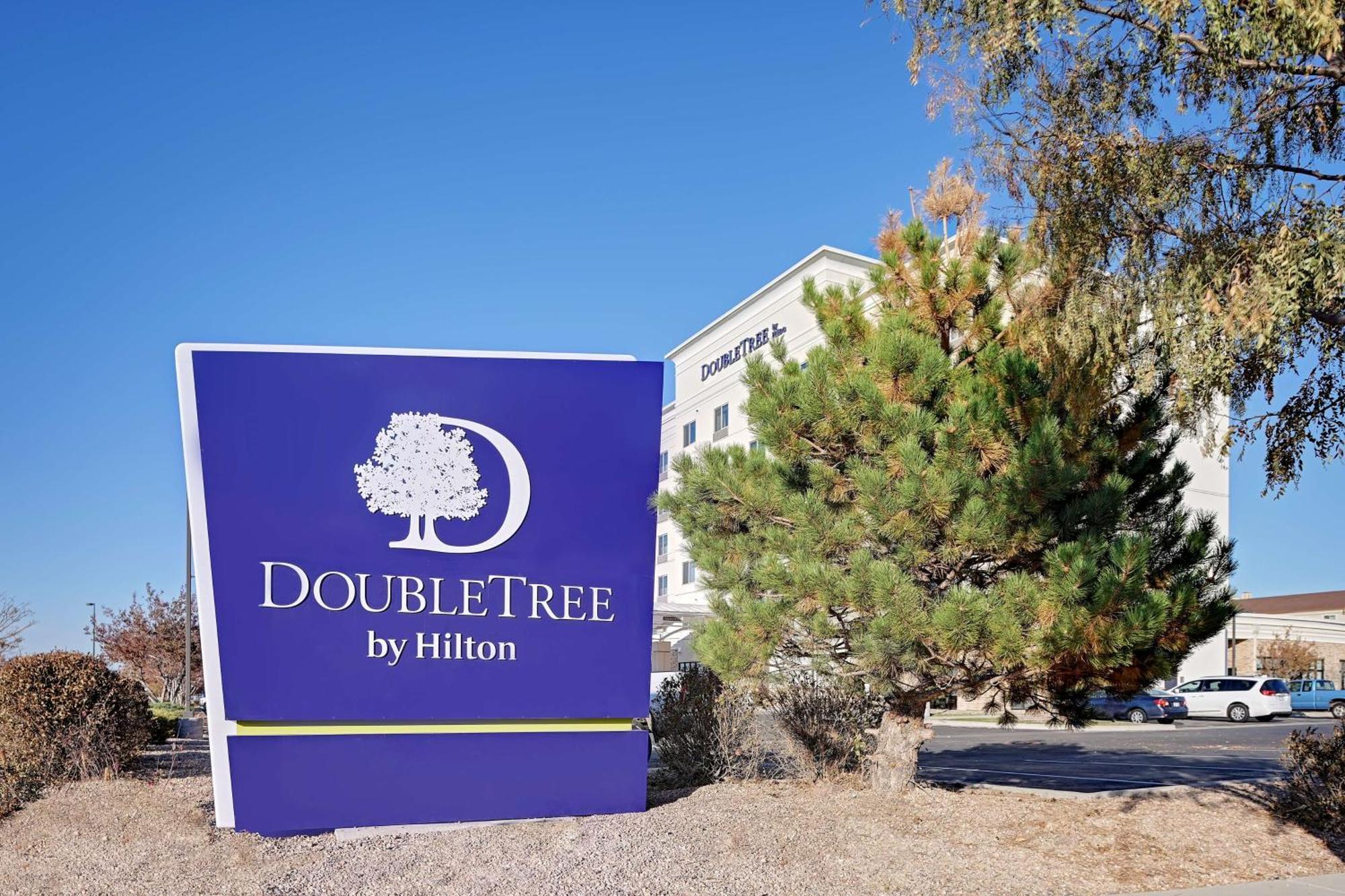 Doubletree By Hilton Denver International Airport, Co Exterior photo